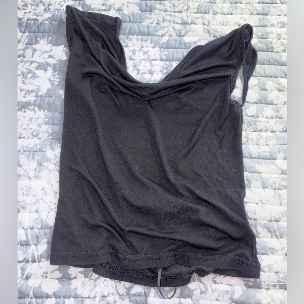 White Fox Black Top